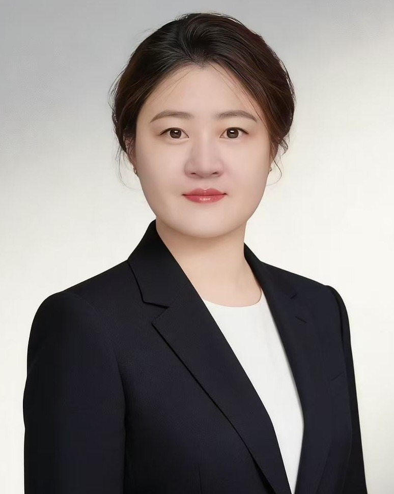 祝芹芹(交通设备与控制工程班）