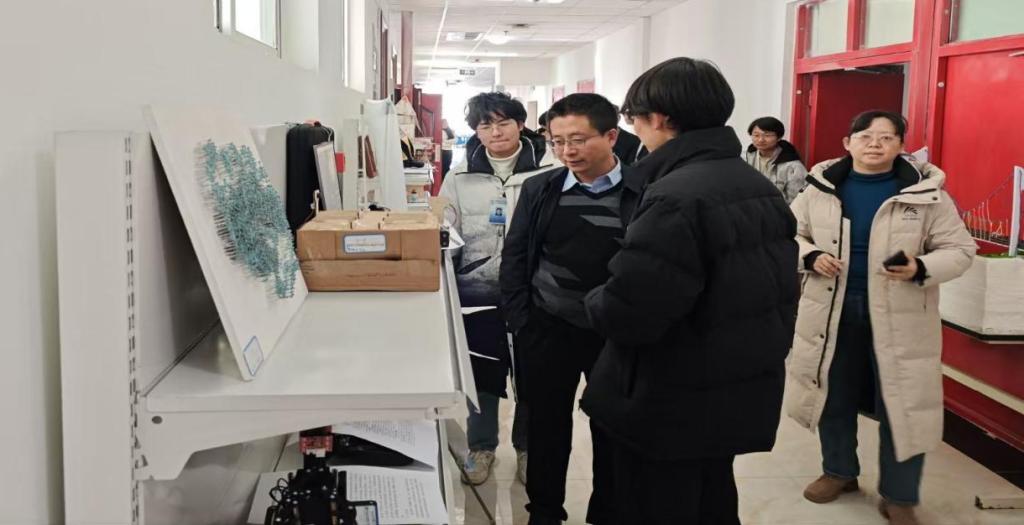 交通运输学院在第五届大学生科技创新作品展暨第五届大学生科技创新作品大赛中获奖11项